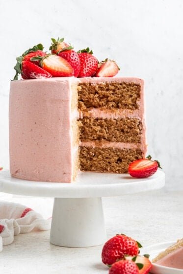 Easy Strawberry Cake